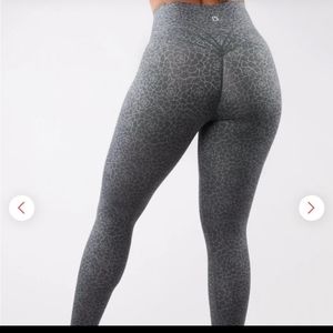 Buffbunny Siren Leggings In Eden Print Grey, Size M